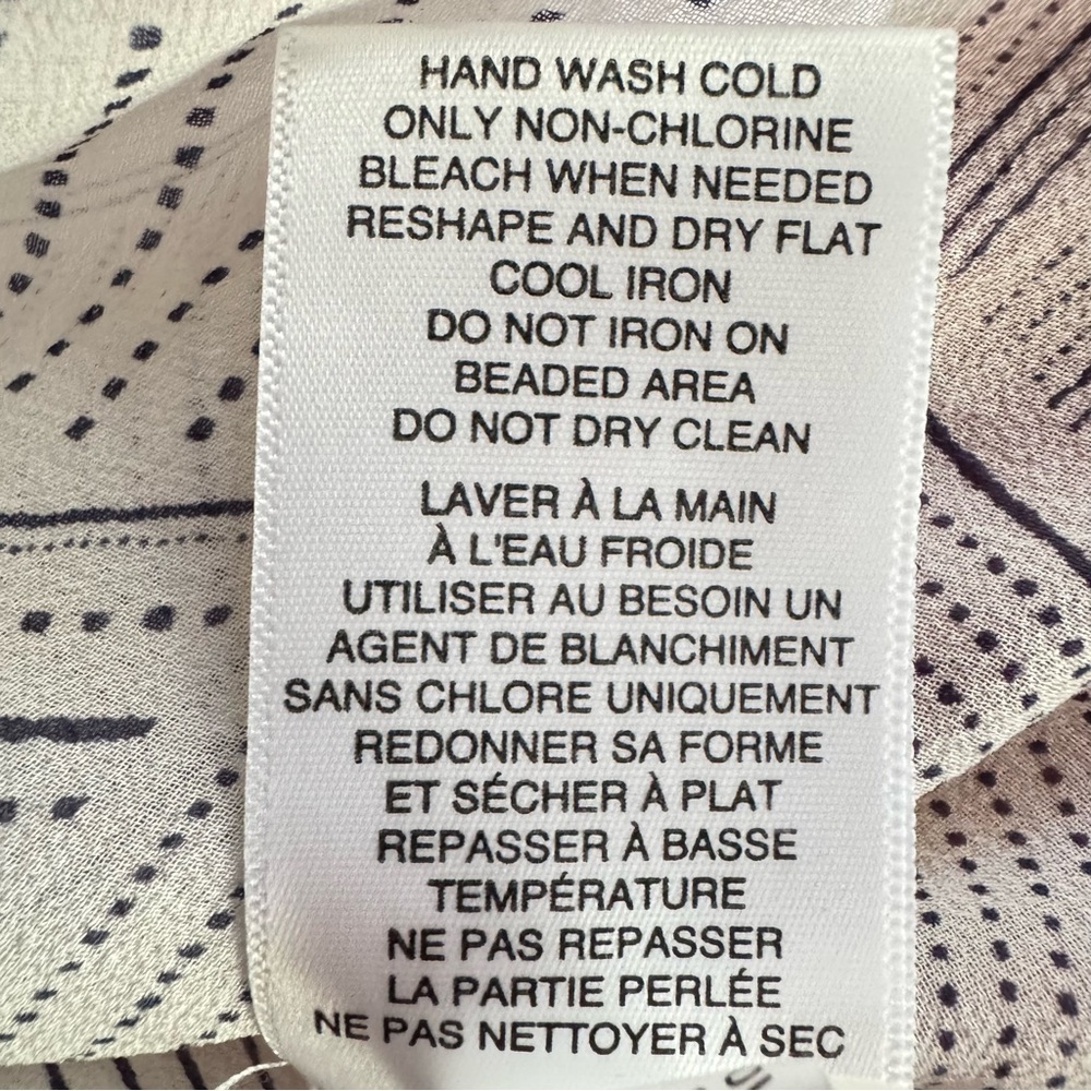 Banana Republic White Silk Blouse Navy Pattern Beaded V-Neck Size Medium - Picture 10 of 15